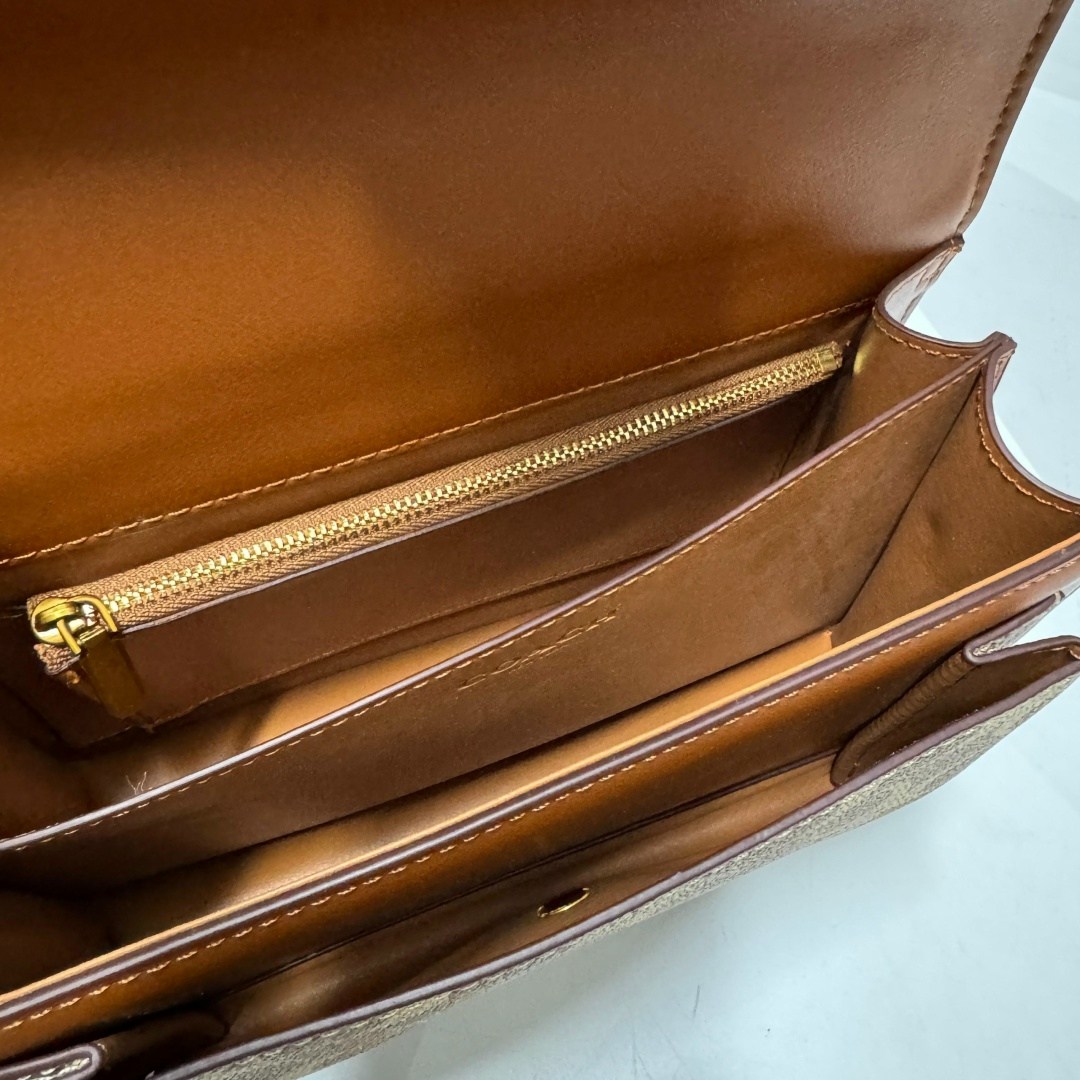 сумка coach,женская сумка coach,coach сумка на плечо,сумка,сумка на плечо багет coach