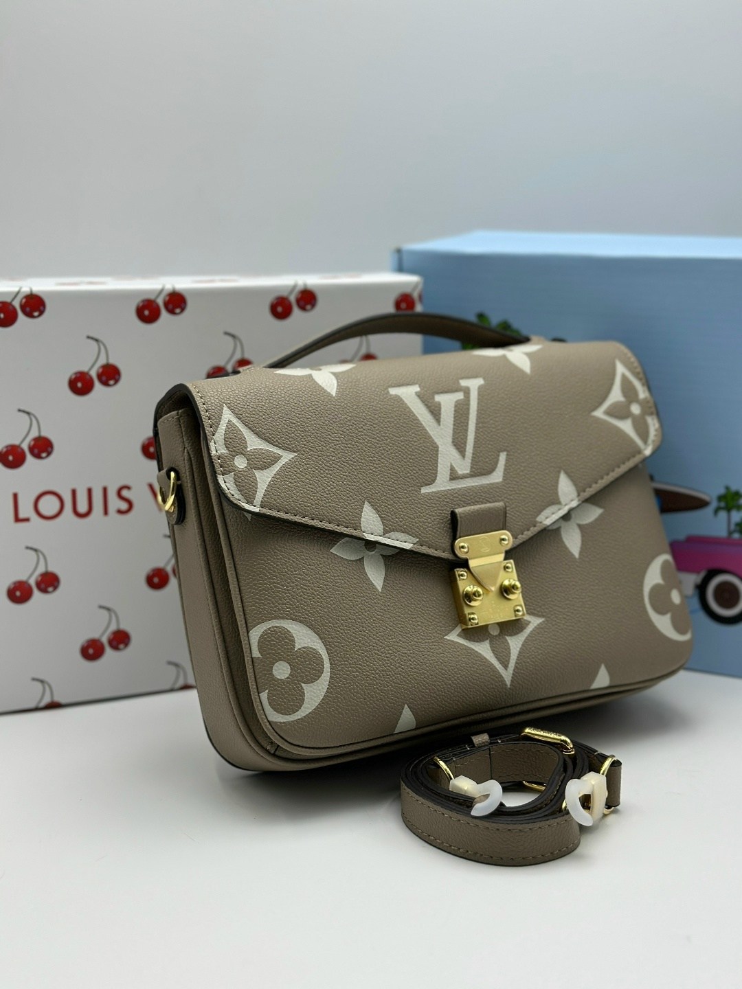 сумка женская louis vuitton,сумка louis vuitton,сумка louis vuitton pochette metis east west,louis vuitton сумка pochette metis,сумка женская louis vuitton pochette