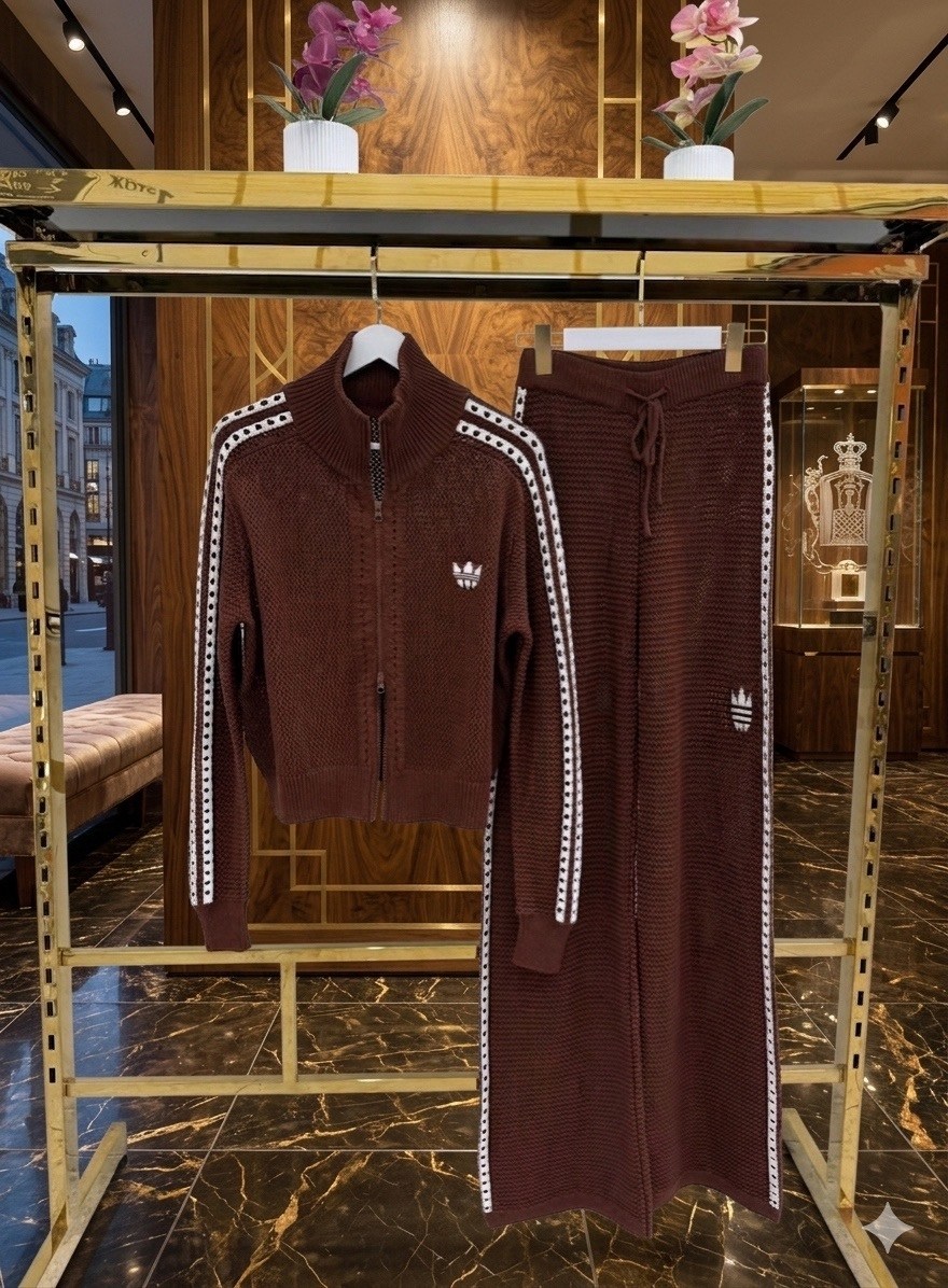 женский костюм адидас,adidas original,костюм адидас,спортивный костюм,спортивная одежда для женщин