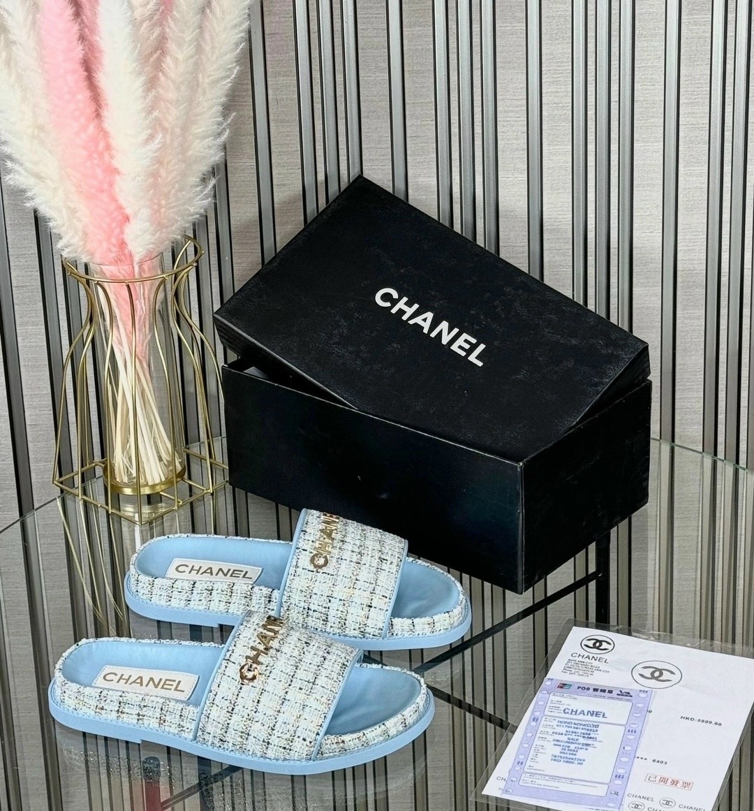 шлепанцы chanel,тапочки chanel женские,тапочки chanel,chanel тапочки домашние открытые,тапочки для женщин в стиле chanel