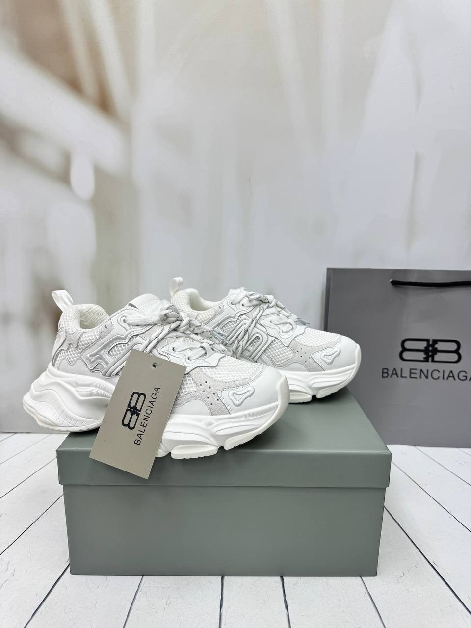 balenciaga кроссовки женские,кроссовки balenciaga,женские кроссовки,кроссовки массивные,баленсиага кристобаль