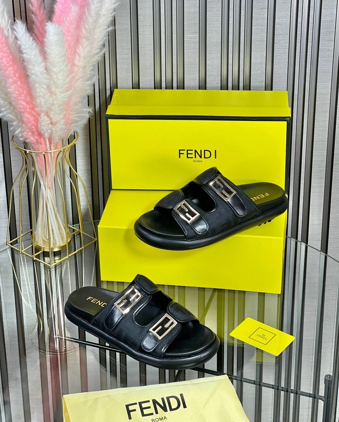 шлепанцы fendi,тапочки фенди,тапочки fendi,шлепки фенди,