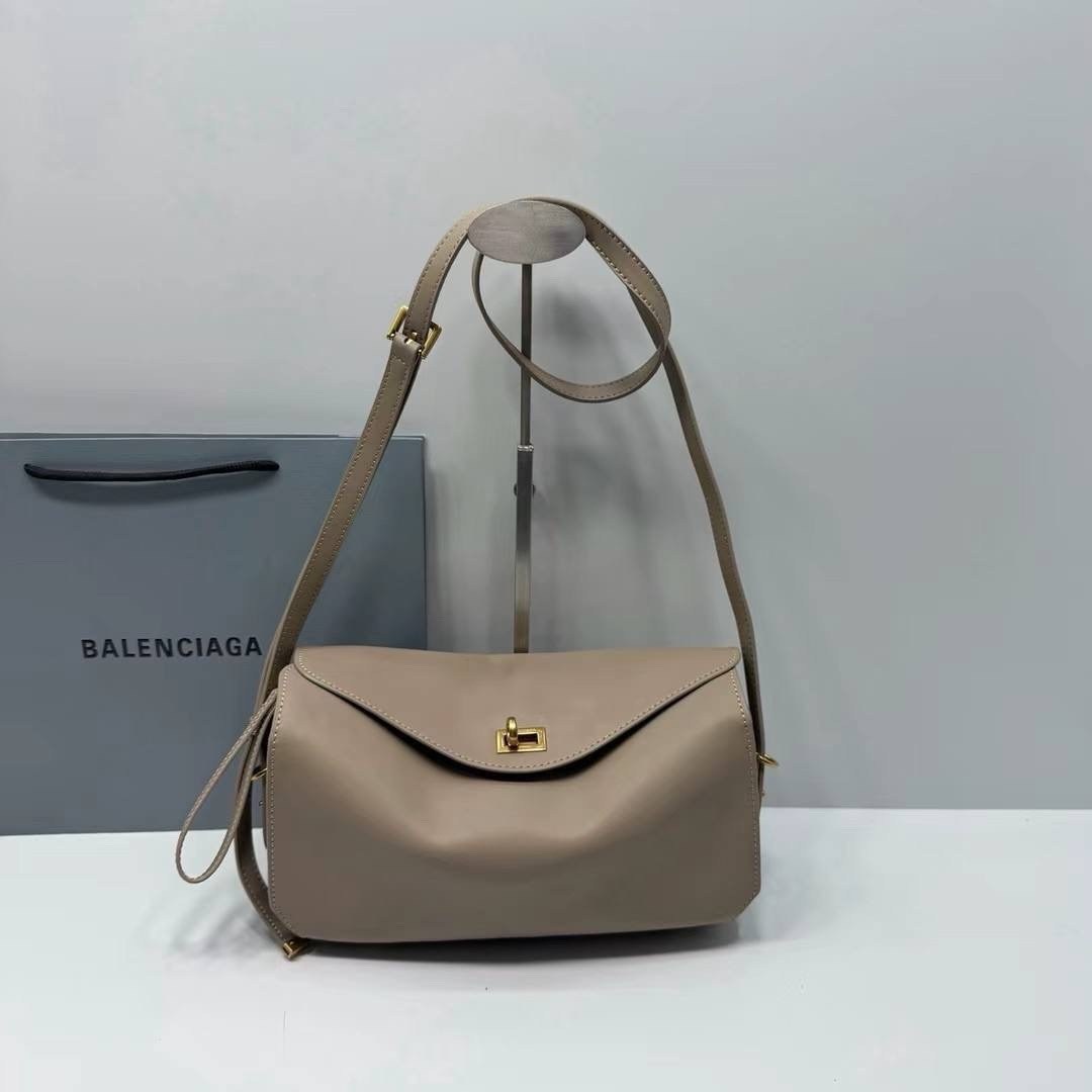 balenciaga сумка женская,сумка balenciaga,баленсиага сумка,сумка balenciaga из натуральной кожи черный цвет,balenciaga сумка на плечо