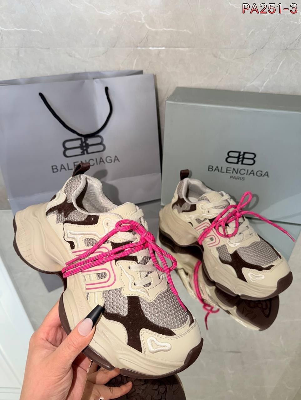 кроссовки женские balenciaga,кроссовки balenciaga,кроссовки balenciaga triple s,женские кроссовки balenciaga triple s,баленсиага кроссовки женские