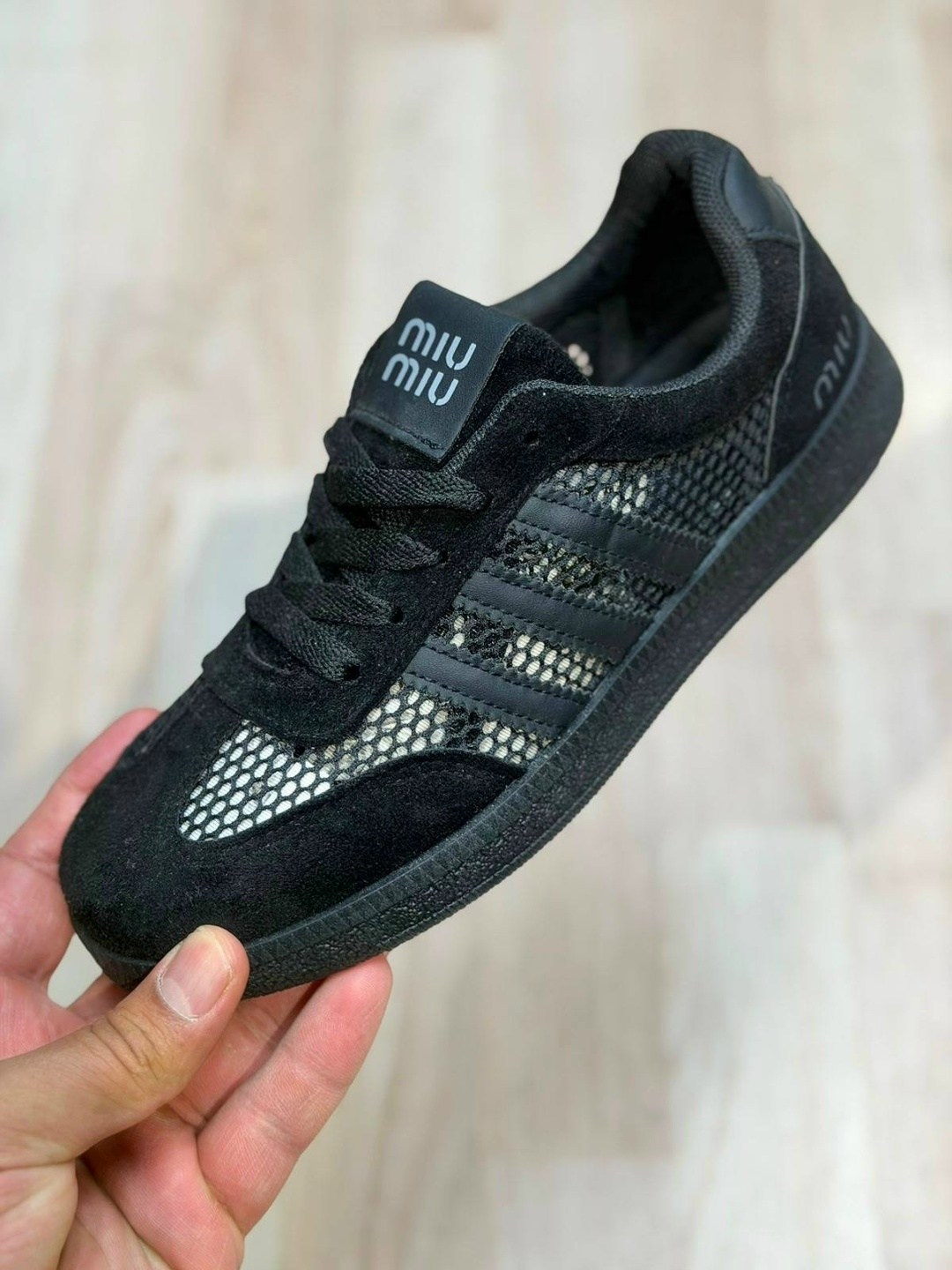 ,adidas gazelle,adidas originals gazelle triple black,кроссовки adidas,black adidas gazelles