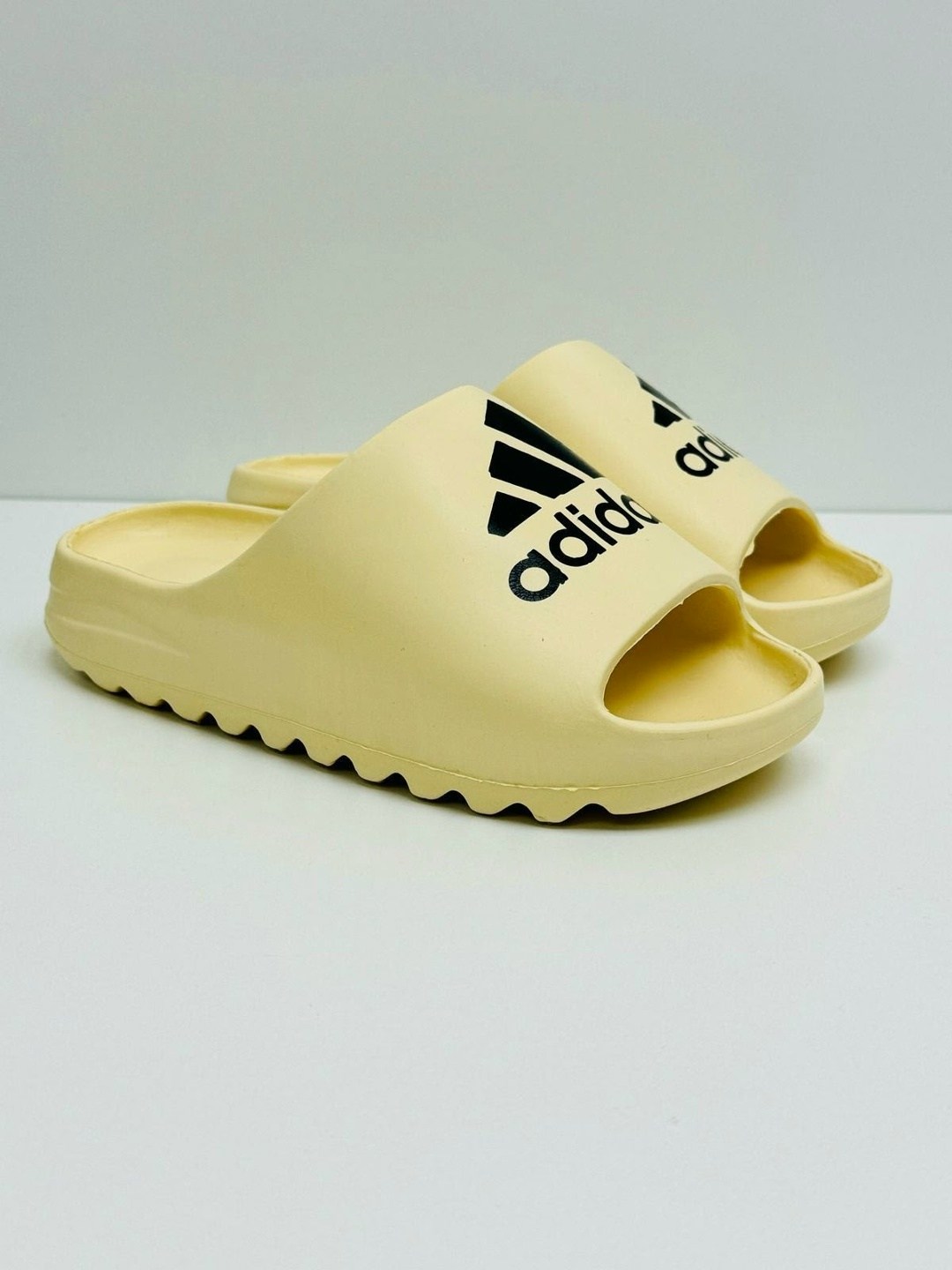 ,шлепанцы женские,шлепанцы adidas,сланцы adidas,адидас тапки