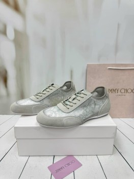 Кроссовки