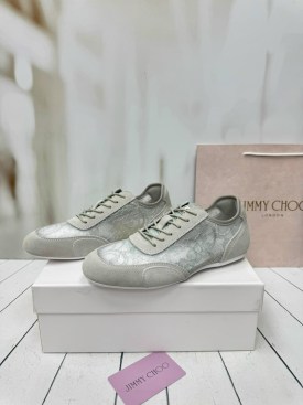 Кроссовки