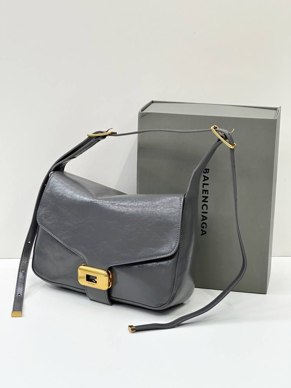 сумка женская balenciaga,сумки balenciaga,balenciaga сумка на плечо,balenciaga balenciaga,баленсиага сумка