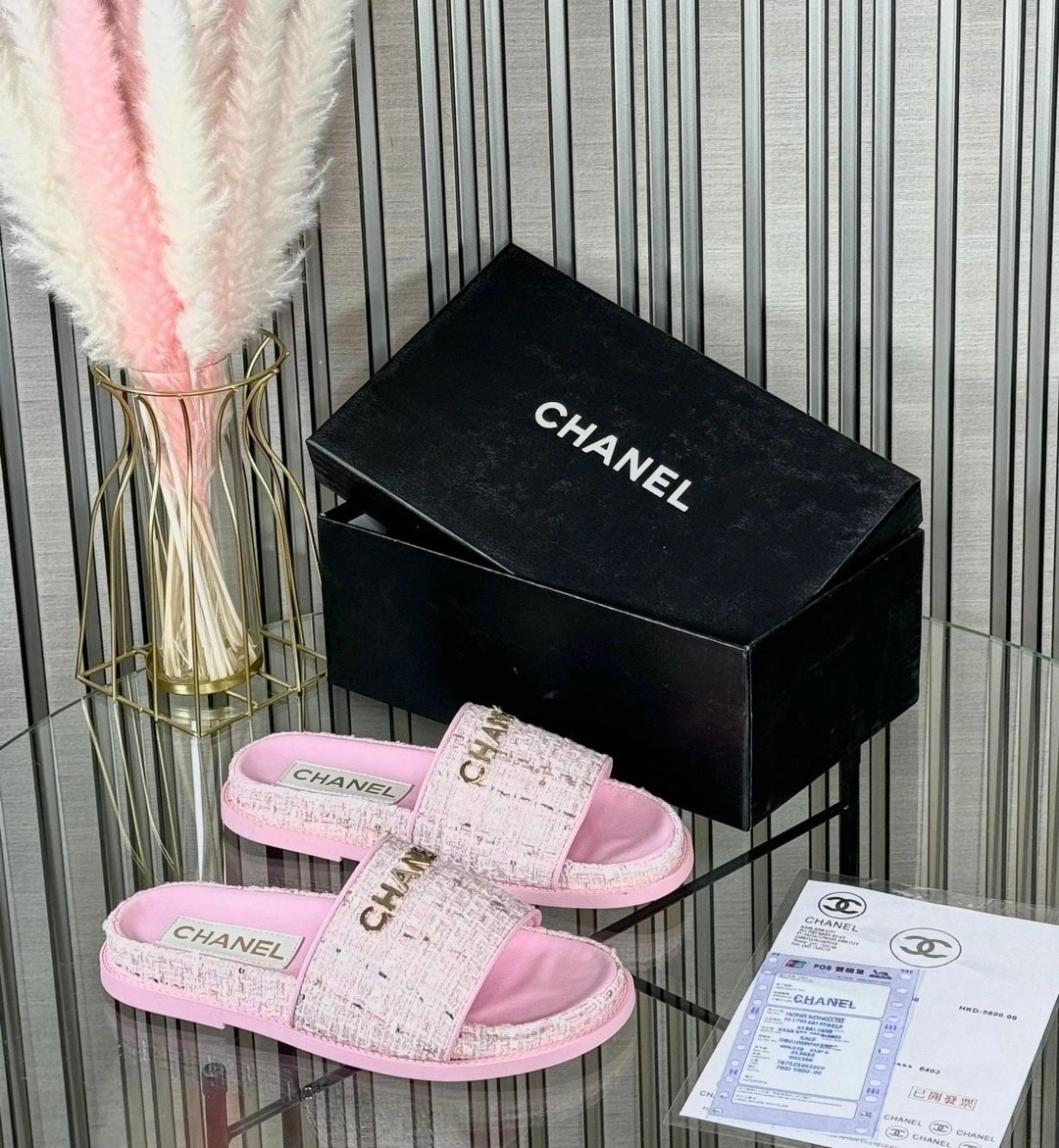 шлепанцы chanel,тапочки chanel женские,тапочки chanel,chanel тапочки домашние открытые,тапочки для женщин в стиле chanel