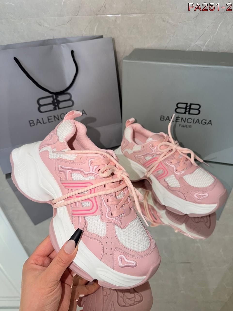 кроссовки женские balenciaga,кроссовки balenciaga,кроссовки balenciaga triple s,женские кроссовки balenciaga triple s,баленсиага кроссовки женские