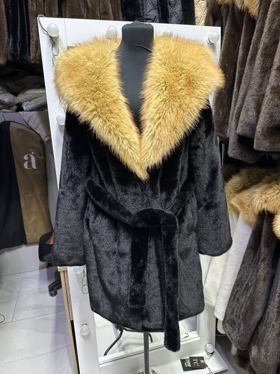 шуба из норки nafa с капюшоном из рыси,белая норковая шуба с капюшоном из рыси,норковая шуба с рысью,шуба норковая,норковая шуба с капюшоном из рыси