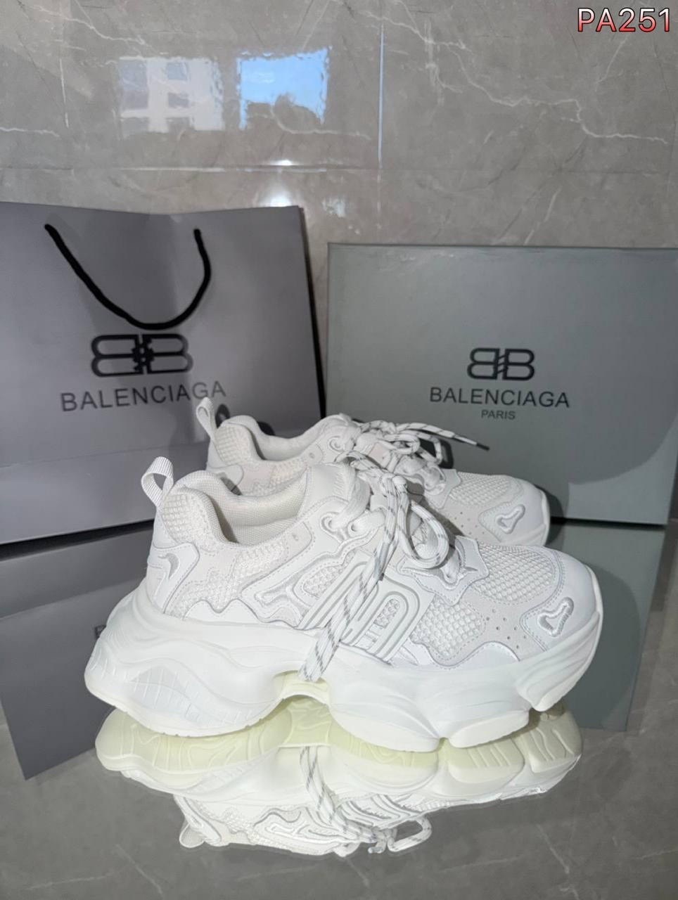 кроссовки женские balenciaga,кроссовки balenciaga,кроссовки balenciaga triple s,женские кроссовки balenciaga triple s,баленсиага кроссовки женские