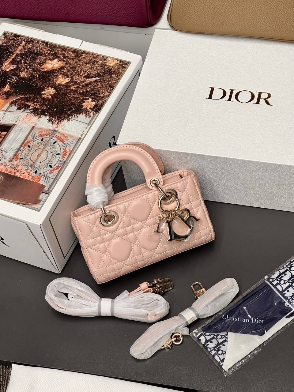 dior сумка,женская сумка dior,сумка dior lady dior my abcdior,сумка christian dior,женская сумка в стиле dior