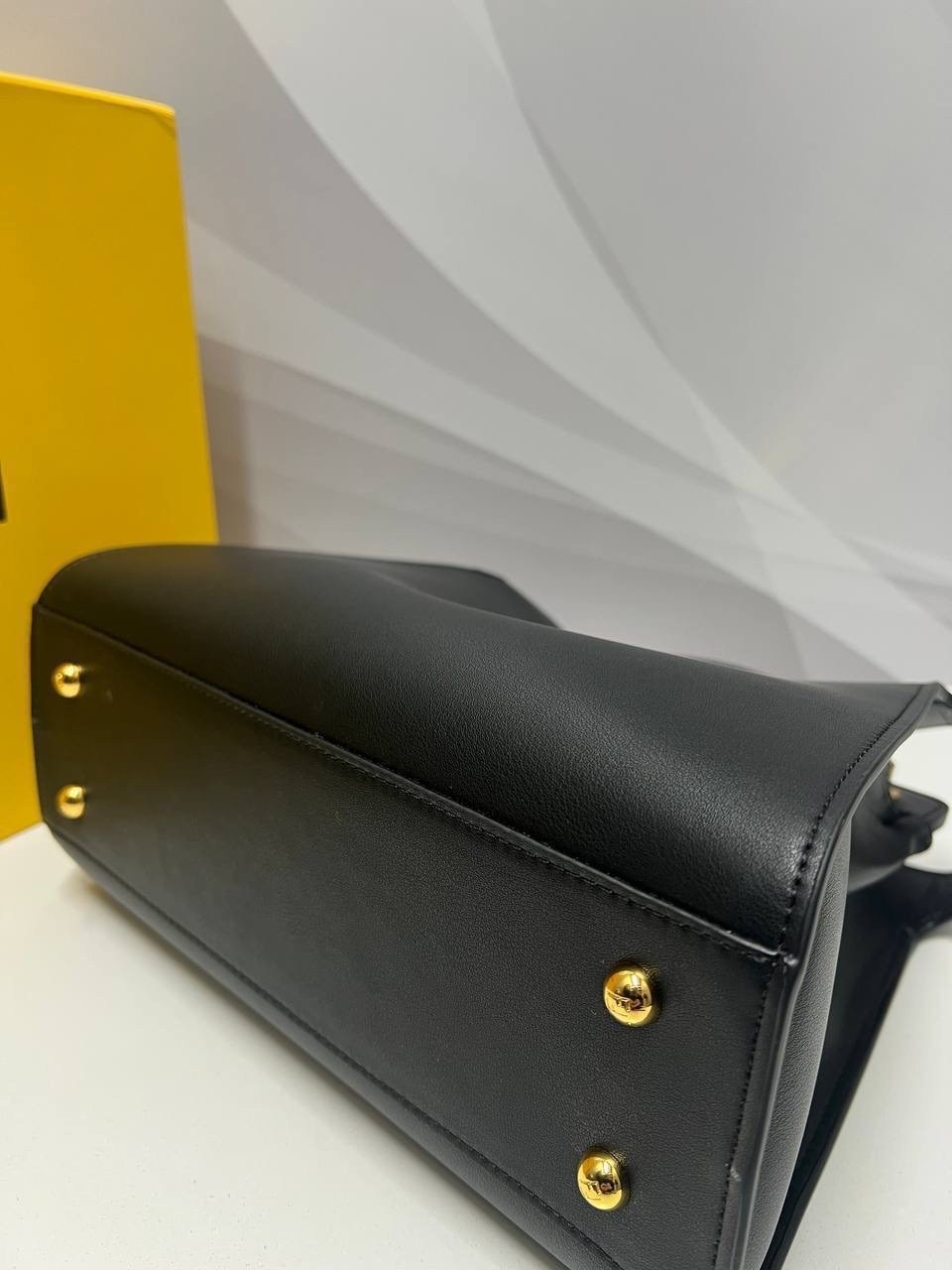 fendi сумка,сумка фенди,женская сумка fendi,сумка fendi peekaboo,сумка фенди оригинал