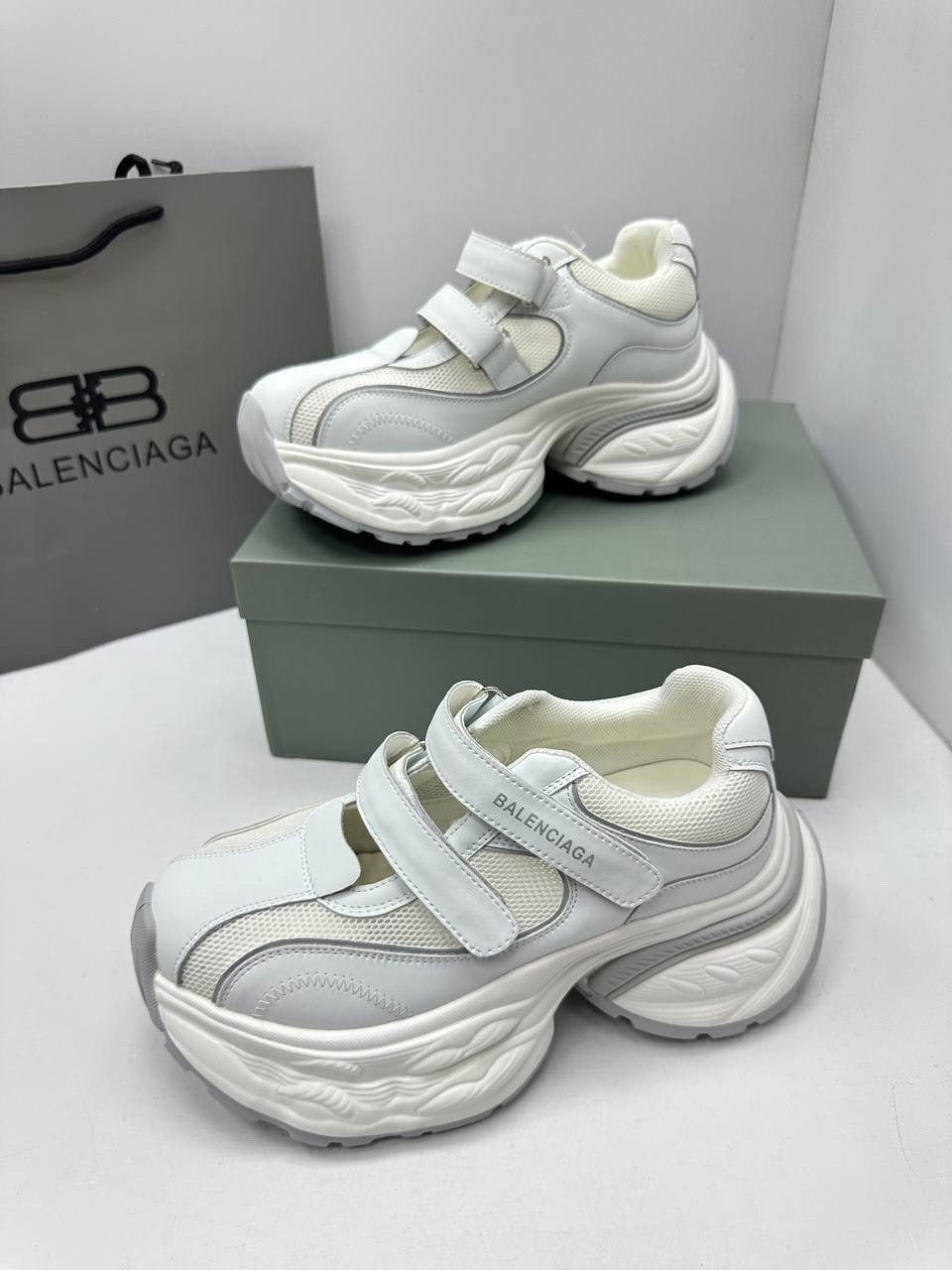 кроссовки balenciaga,кроссовки женские balenciaga,кроссовки,сандалии balenciaga,