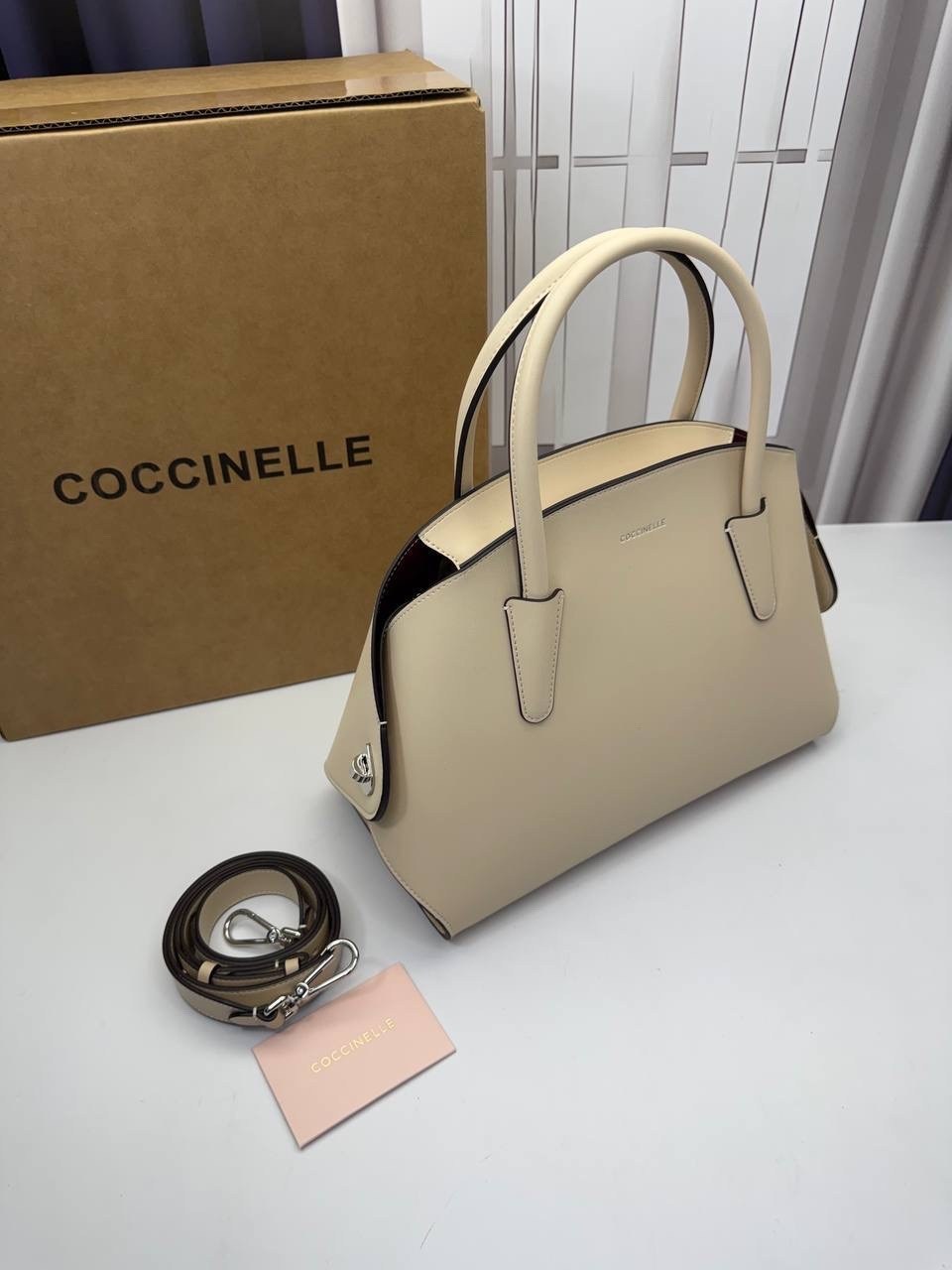 сумки coccinelle,сумка,сумки женская,кожаная сумка coccinelle,классическая сумка