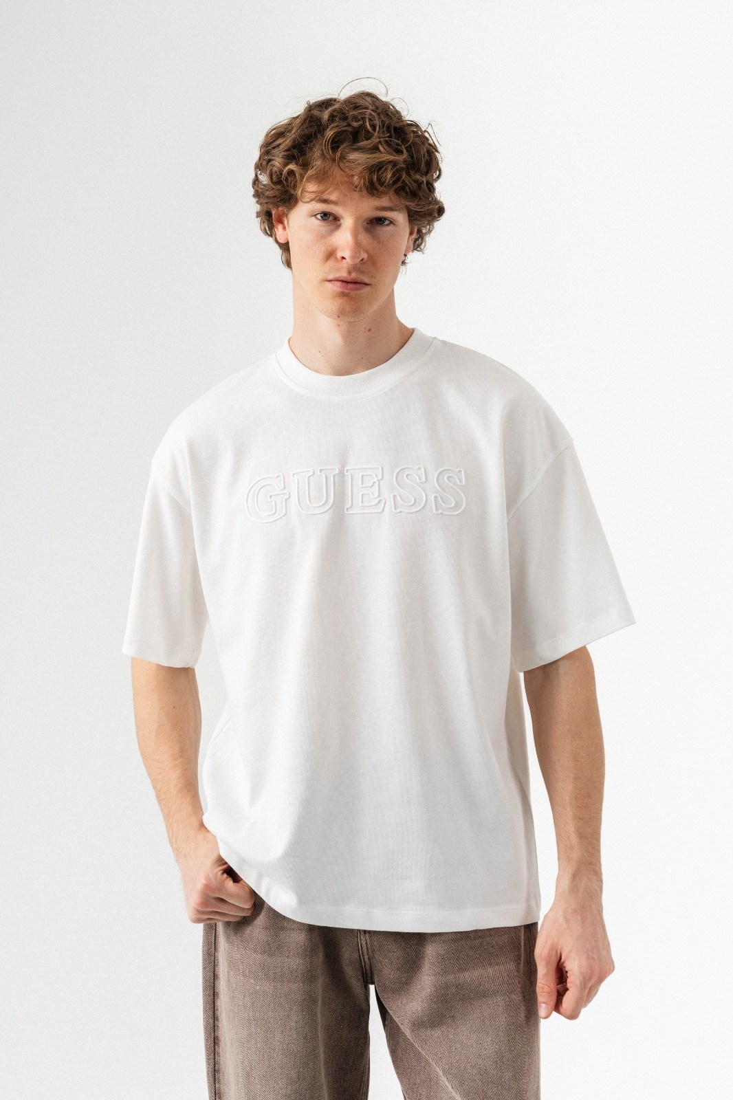 мужская футболка guess,футболка guess,футболка с коротким рукавом guess,мужская футболка,футболка хлопковая guess
