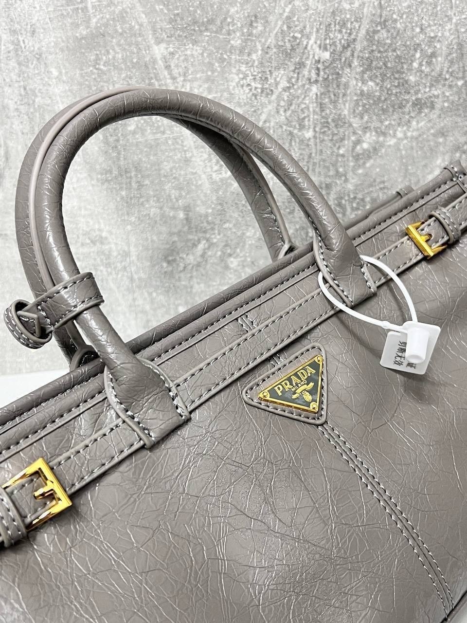 женская сумка prada,сумка prada,сумка,сумка prada натуральная кожа 38х24,модная сумка