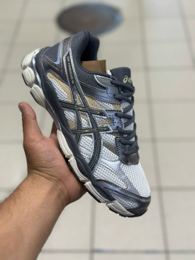 Кроссовки