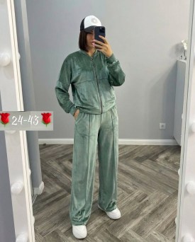 Костюм