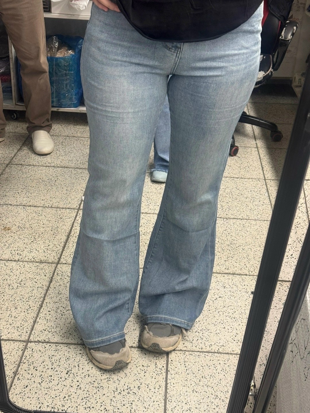 bell bottom jeans,женские джинсы,celebrity pink women's mid rise flare jeans,джинсы sergio falconi женские клеш,женские джинсы клеш