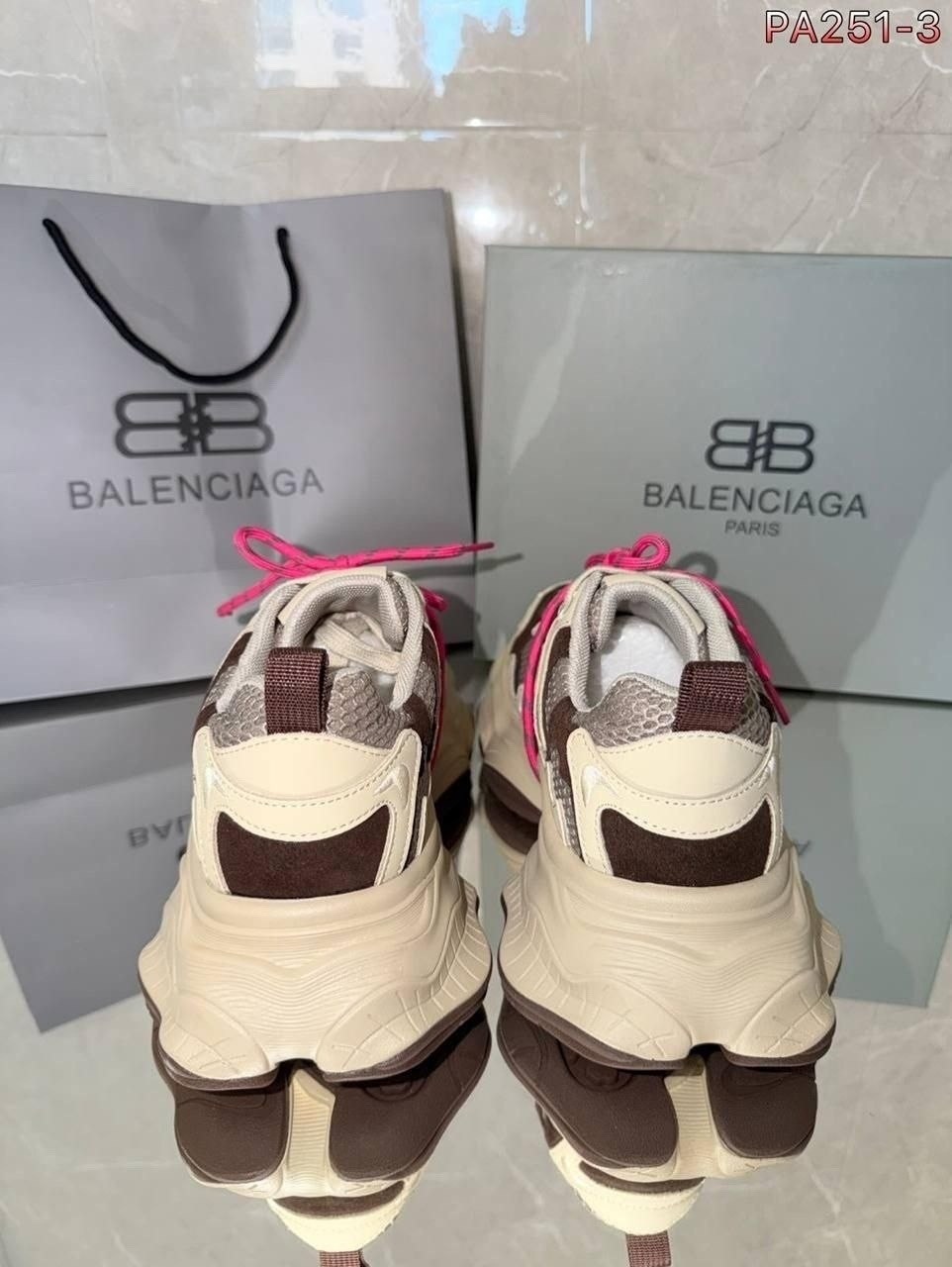 женские кроссовки balenciaga,кроссовки balenciaga,кроссовки balenciaga triple s clear sole,кроссовки баленсиага розовые,кроссовки balenciaga triple s
