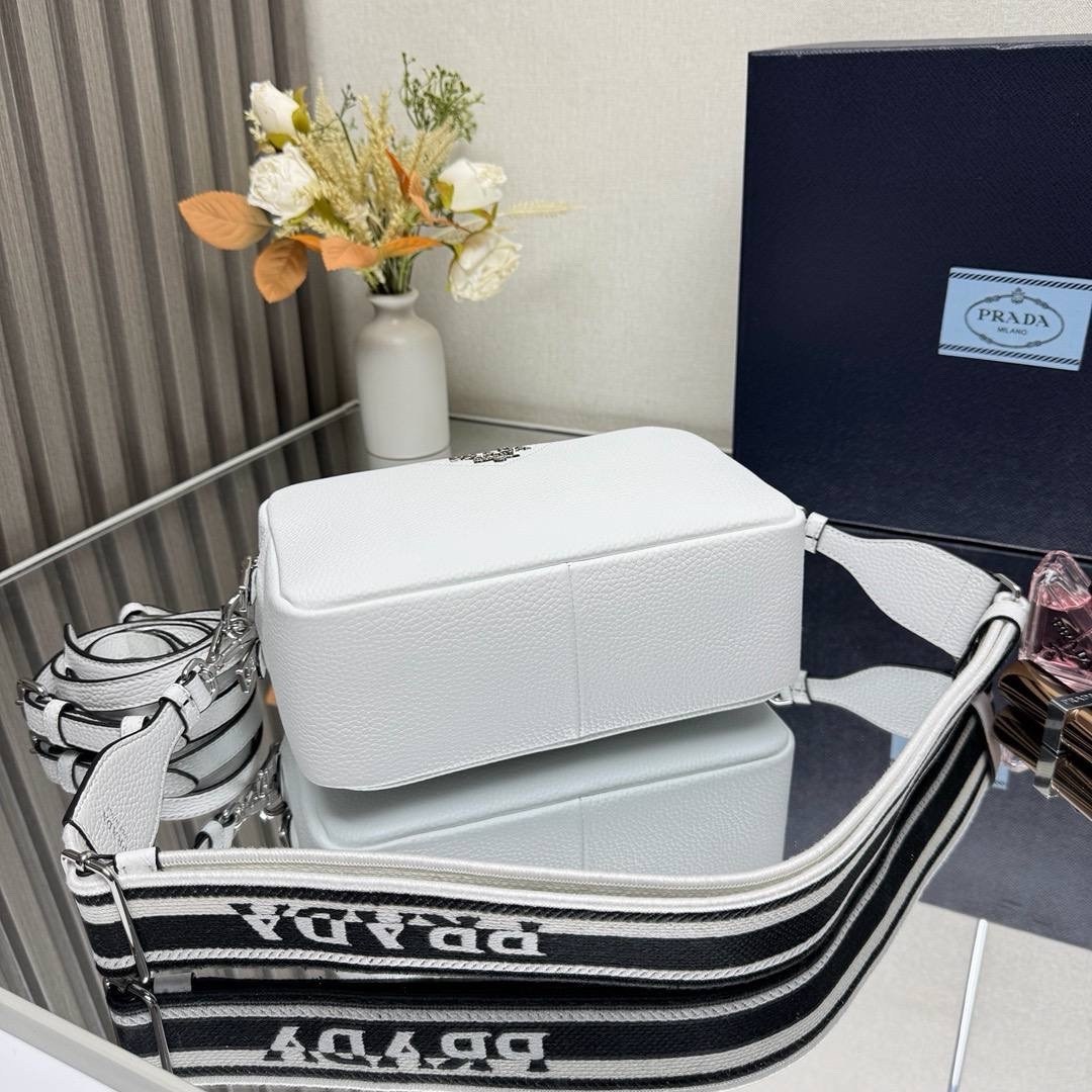 prada сумка на плечо,prada сумка женская,prada сумка,prada сумка на плечо кросс боди,сумка через плечо prada
