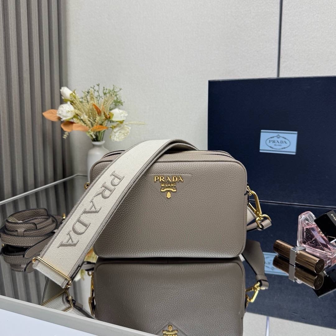 сумки prada,prada сумка на плечо,женская сумка prada,сумка prada через плечо,prada сумка на плечо кросс боди