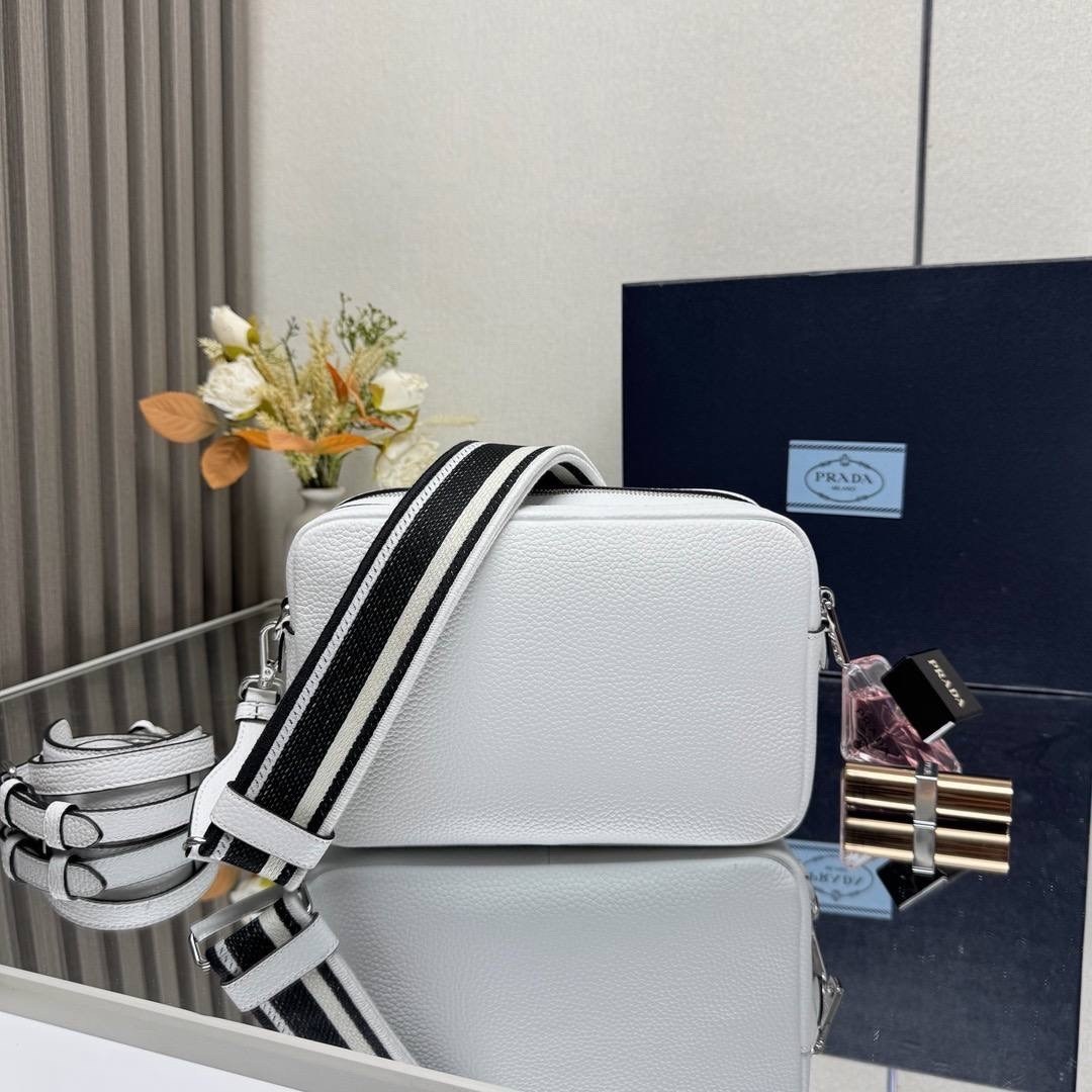prada сумка на плечо,prada сумка женская,prada сумка,prada сумка на плечо кросс боди,сумка через плечо prada