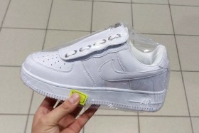 Кроссовки