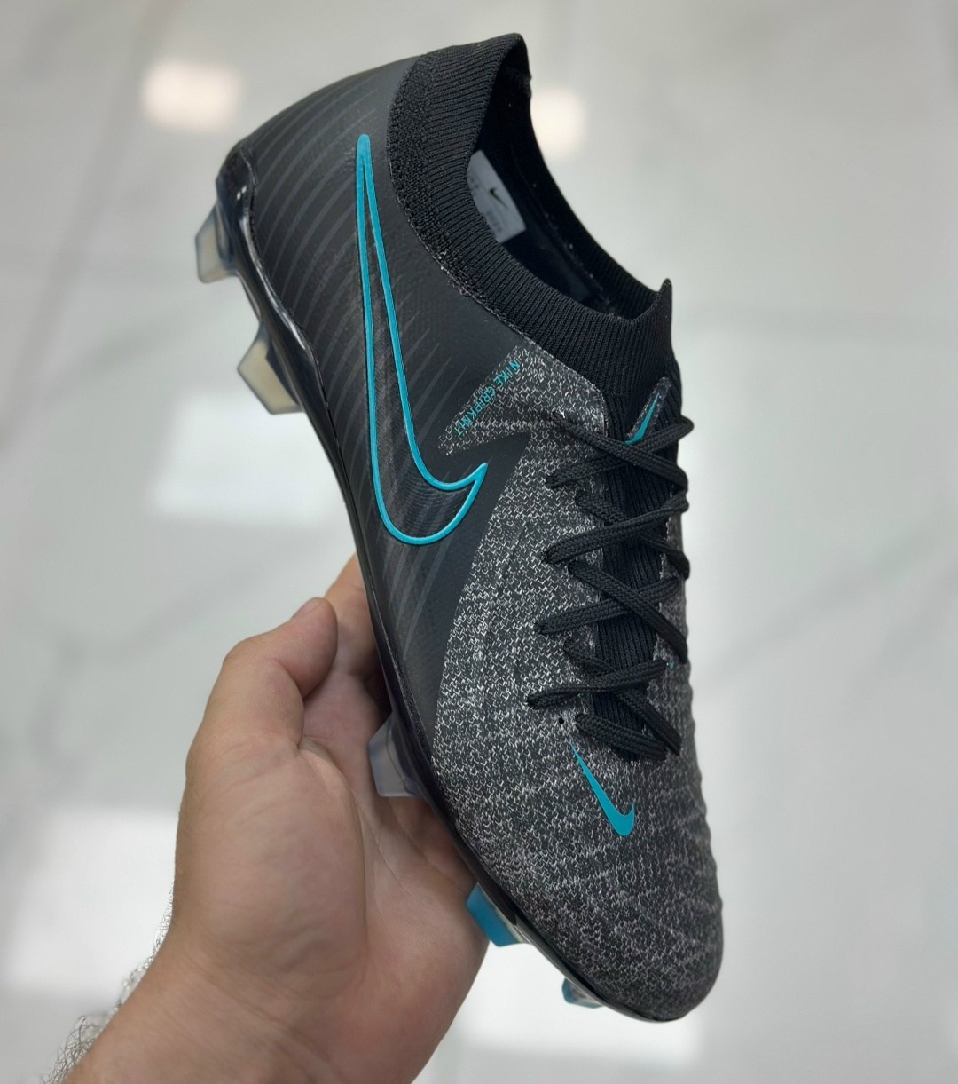 бутсы adidas,футбольная бутса,футбольные бутсы adidas,бутсы адидас,футбольные кроссовки