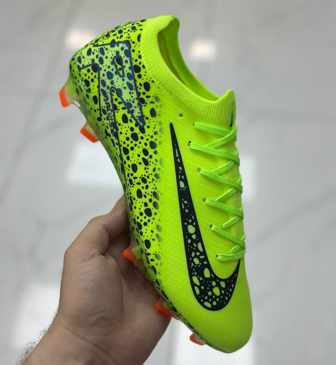 бутсы adidas,футбольная бутса,футбольные бутсы adidas,бутсы адидас,футбольные кроссовки