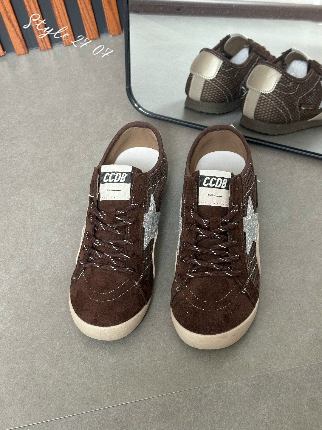 ,golden goose кроссовки super-star коричневый,кеды golden goose,кроссовки golden goose,женская