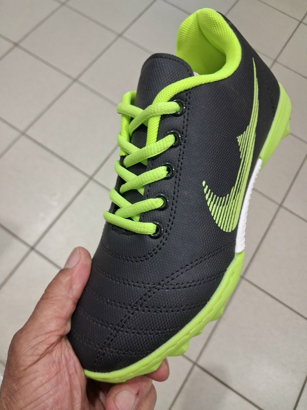 футбольные сороконожки,сороконожка для футбола,nike сороконожки,футбольная ,бутсы сороконожки