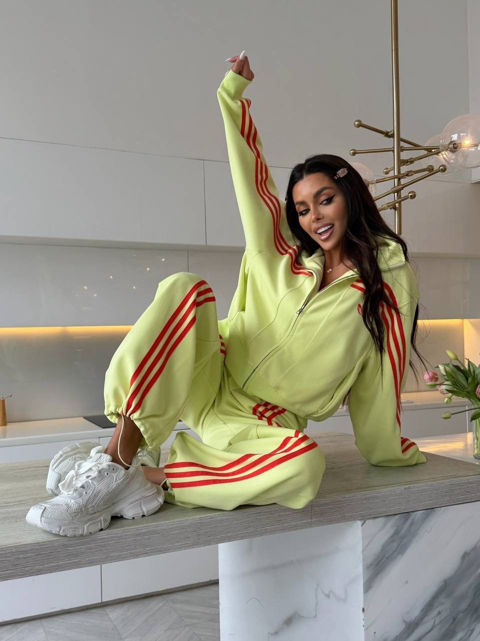 спортивный костюм женский adidas,женский спортивный костюм,костюм спортивный,женский костюм,спортивный костюм для женщин