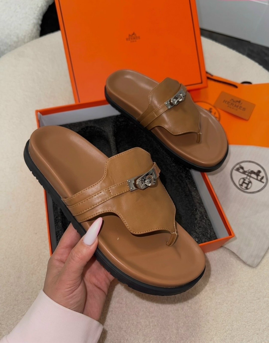 hermes шлепанцы,,шлепки эрмес,шлепанцы гермес коричневые,шлепанцы женские