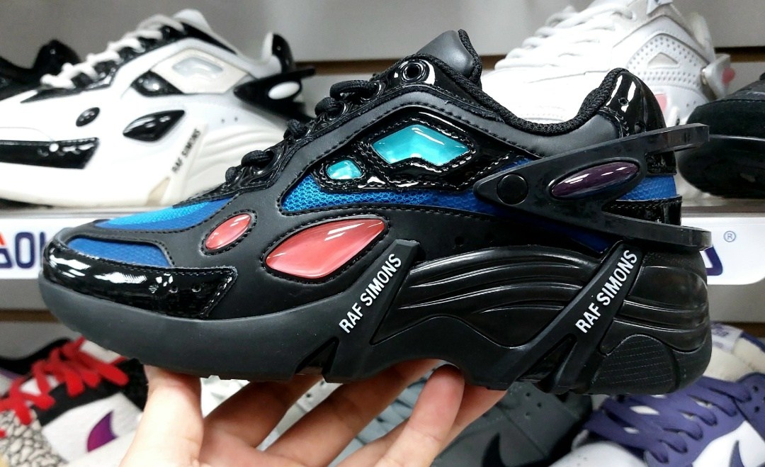 кроссовки raf simons cylon 21,кроссовки raf simons,кроссовки,кроссовки adidas ozweego 2 x raf simons цвет черный,adidas x raf simons ozweego 2 black