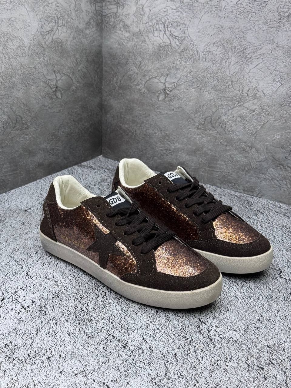 ,кроссовки golden goose,кеды голден гус,кроссовки со звездами,кеды golden goose