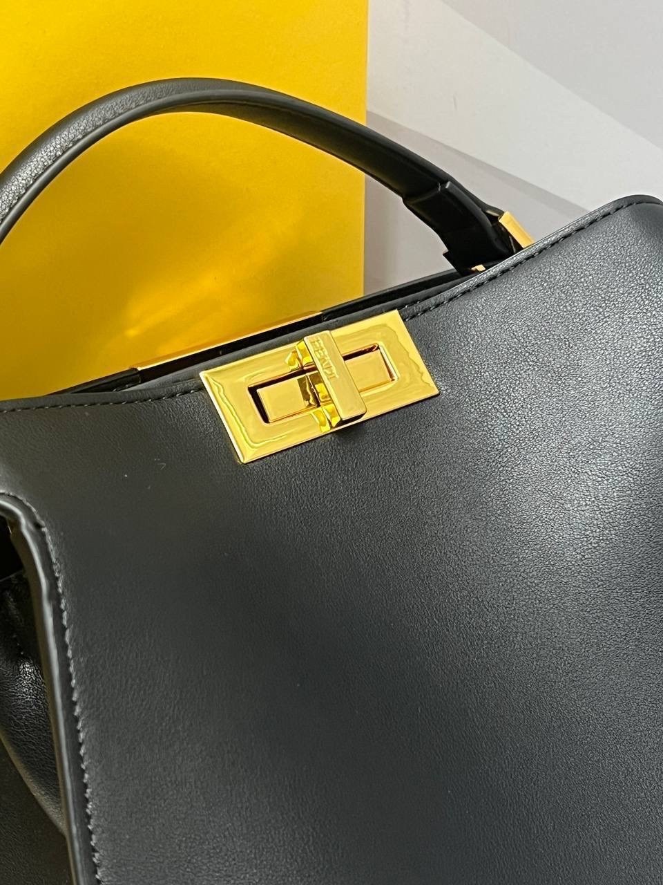 fendi сумка,сумка фенди,женская сумка fendi,сумка fendi peekaboo,сумка фенди оригинал