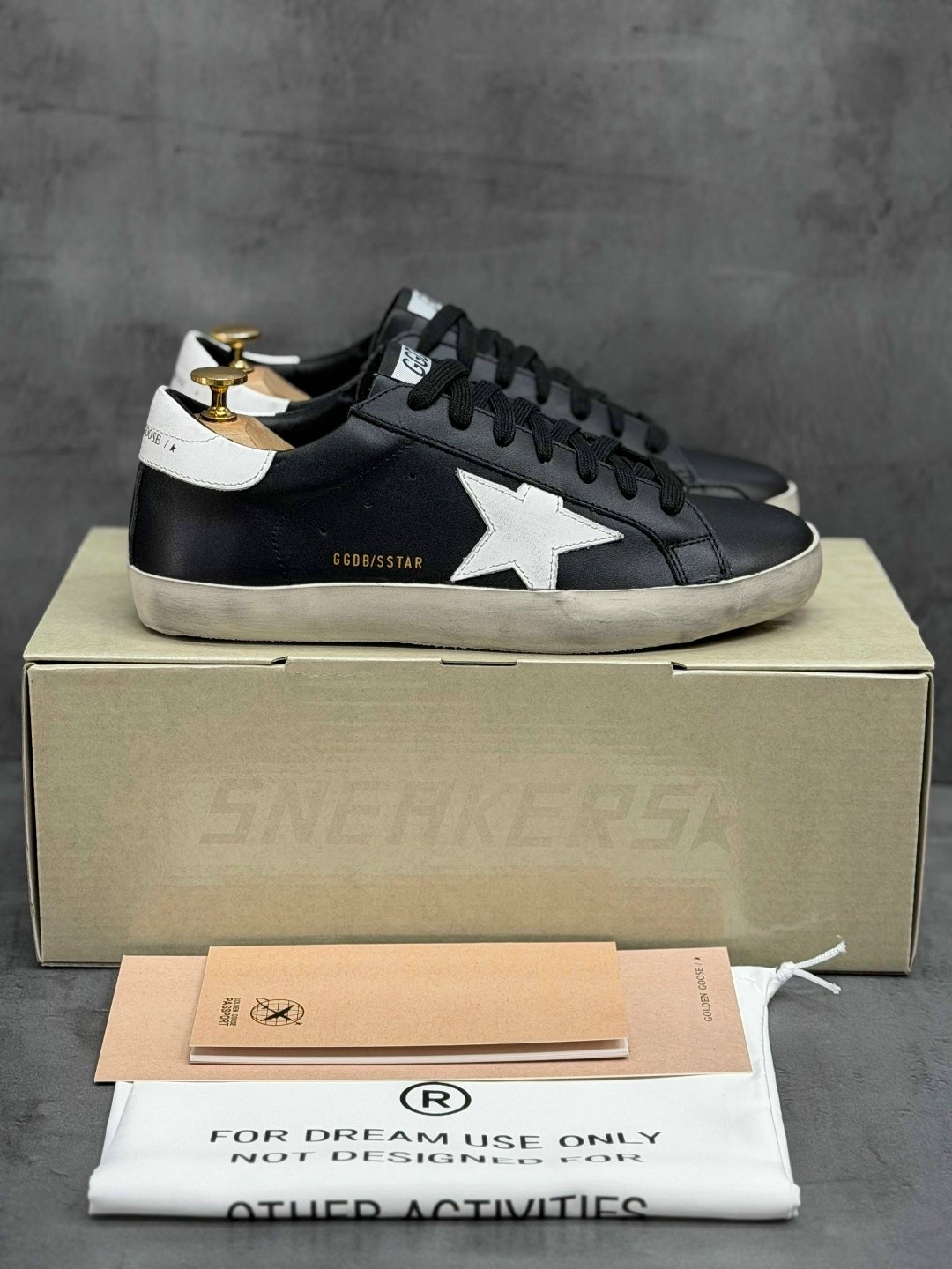 кроссовки golden goose,кроссовки golden goose superstar distressed black silver,кроссовки golden goose super-star со звездой черный,кроссовки golden goose superstar black white,кеды golden goose