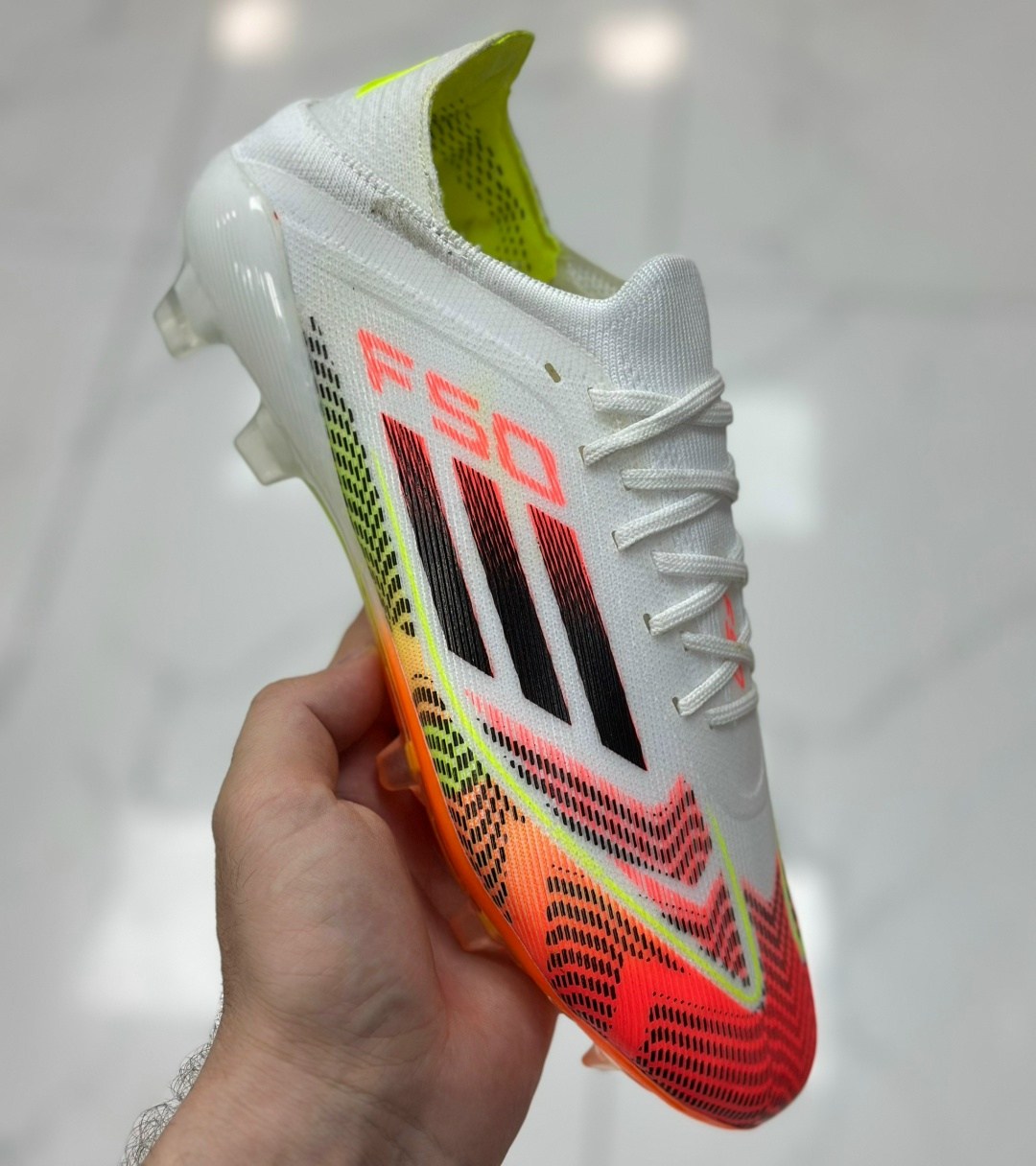 бутсы adidas,футбольная бутса,футбольные бутсы adidas,бутсы адидас,футбольные кроссовки
