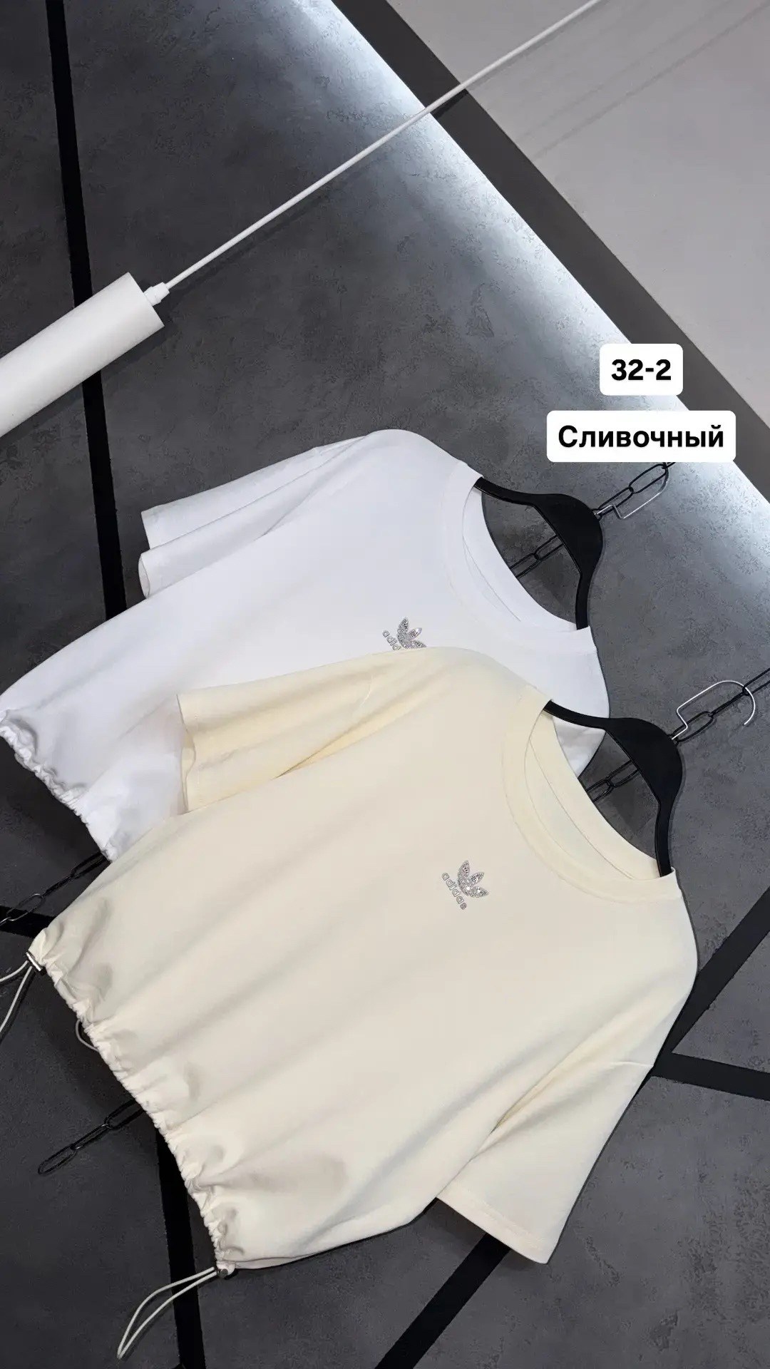 футболке,футболка женская,стильная футболка,базовая футболка,футболка женская adidas