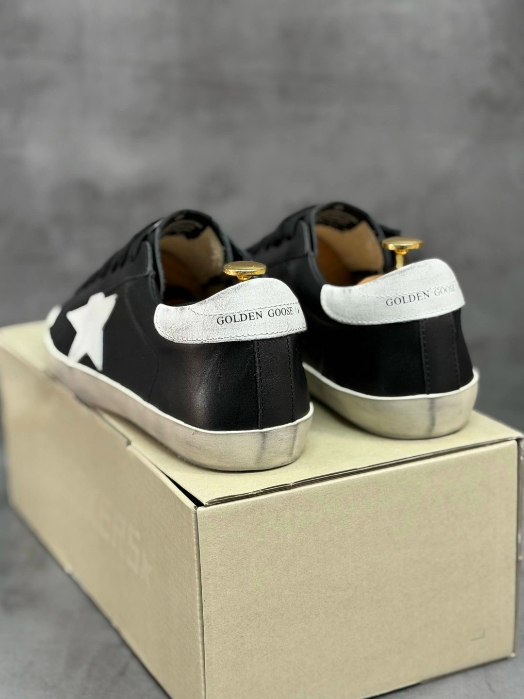 кроссовки golden goose,кроссовки golden goose superstar distressed black silver,кроссовки golden goose super-star со звездой черный,кроссовки golden goose superstar black white,кеды golden goose