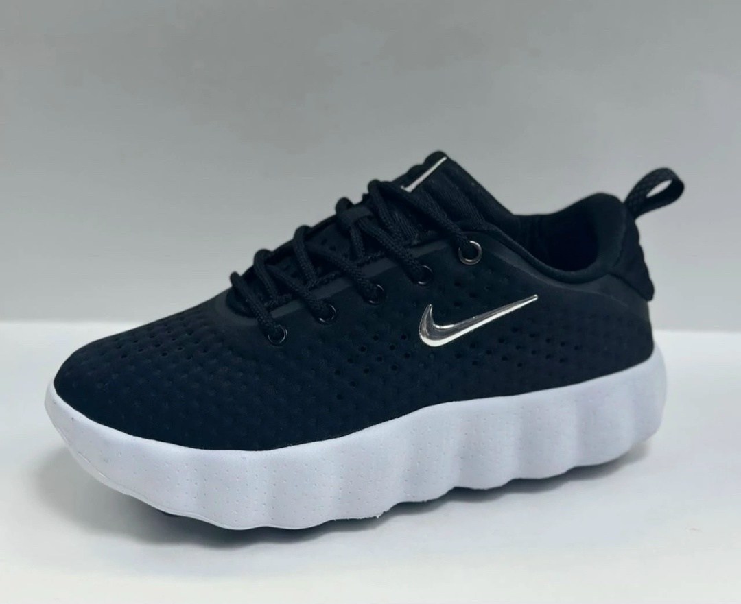 кроссовки,кроссовки nike,оригинальные кроссовки,бежевые кроссовки,кроссовки для женщин