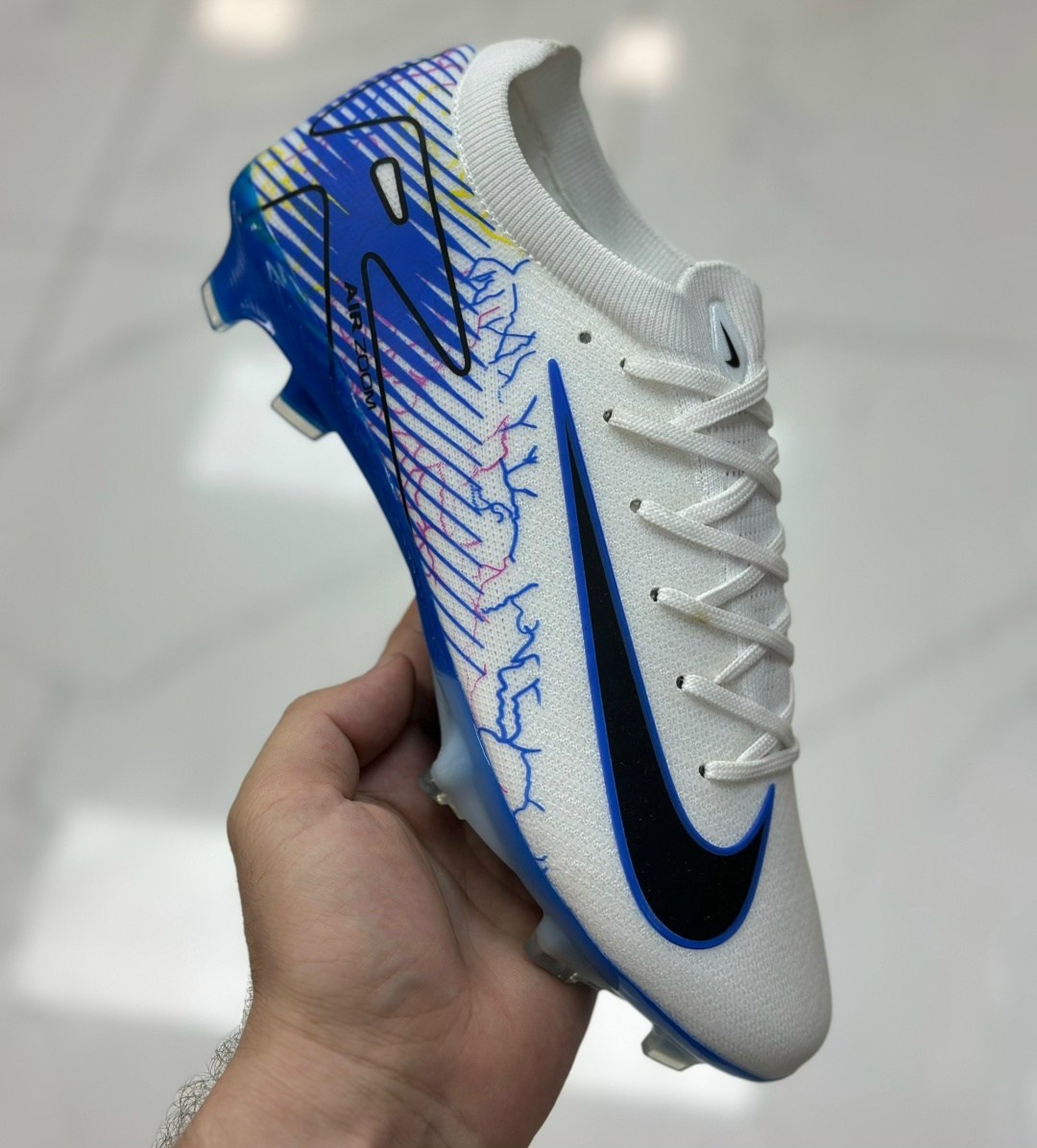 бутсы adidas,футбольная бутса,футбольные бутсы adidas,бутсы адидас,футбольные кроссовки