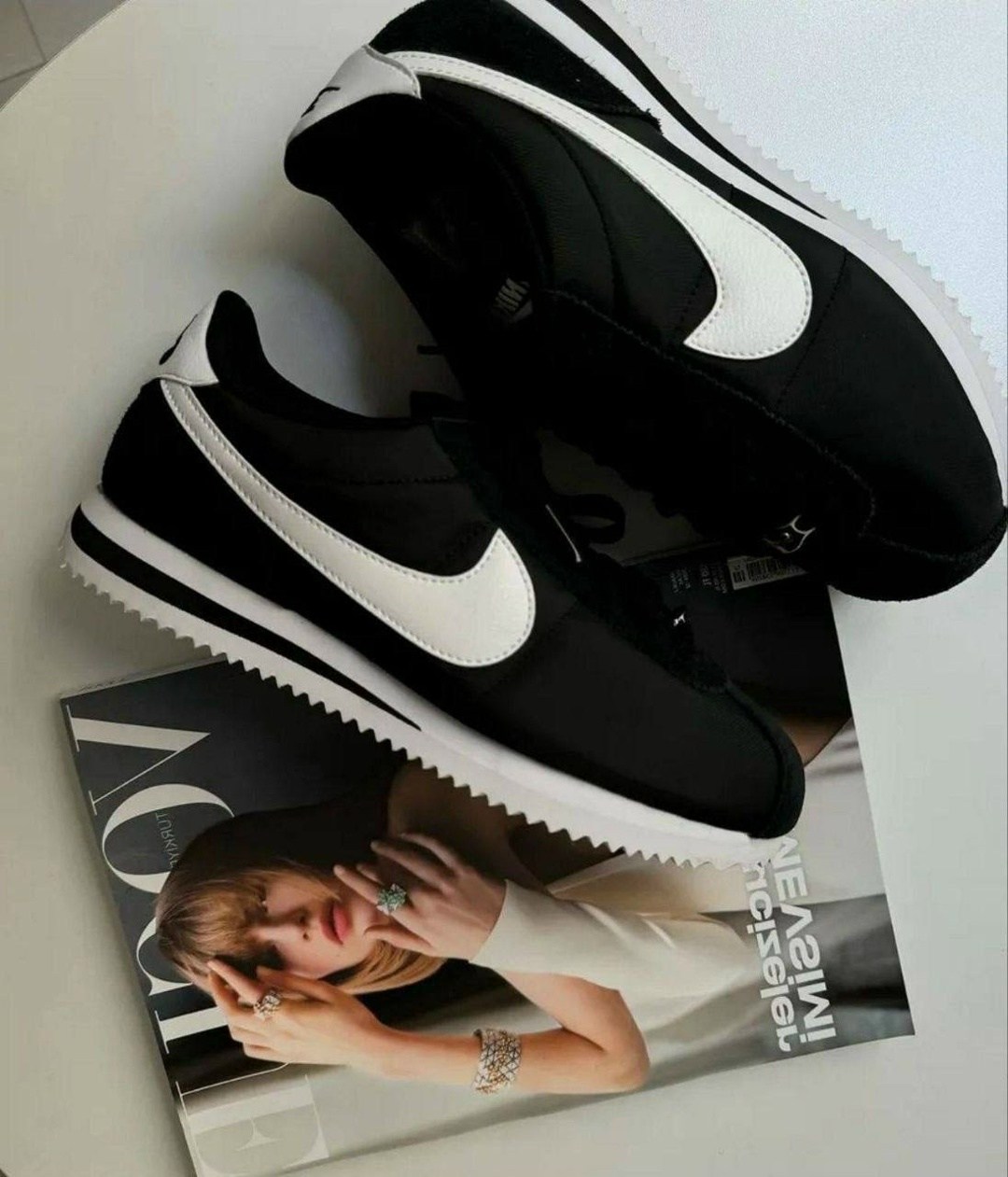 женские кроссовки nike classic cortez lux,nike кроссовки женские classic cortez leather prem,nike classic cortez leather,nike classic cortez,найк кроссовки classic cortez