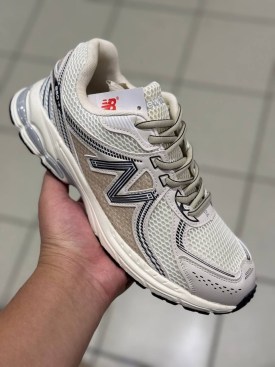 Кроссовки