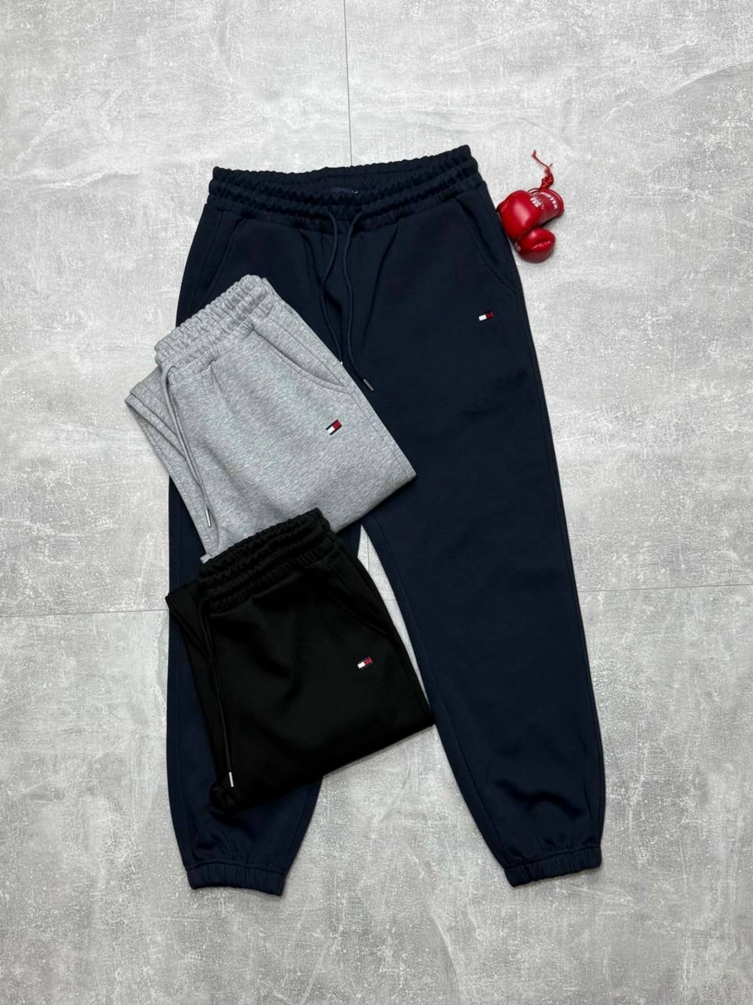cпортивные брюки tommy hilfiger,спортивные штаны tommy hilfiger,брюки мужские tommy hilfiger,спортивные штаны,спортивные штаны на флисе мужские