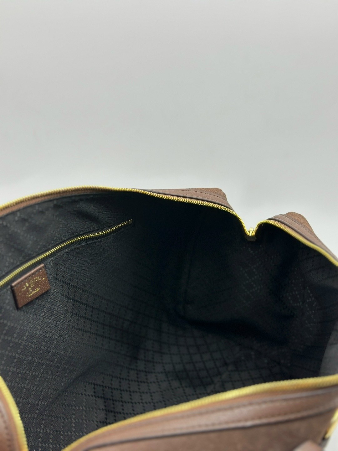 gucci сумка,gucci женский сумки,дорожная сумка gucci,сумки гуччи женские,сумка гуччи бежевая